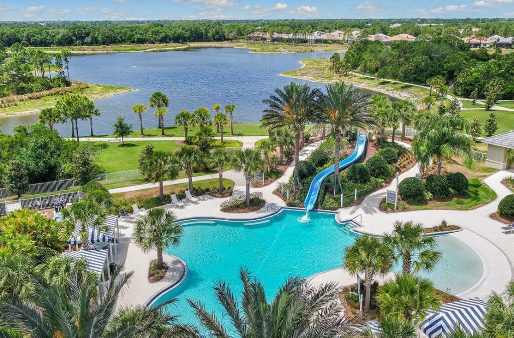 Fabulous Pool at Grand Palm - Neal Communities